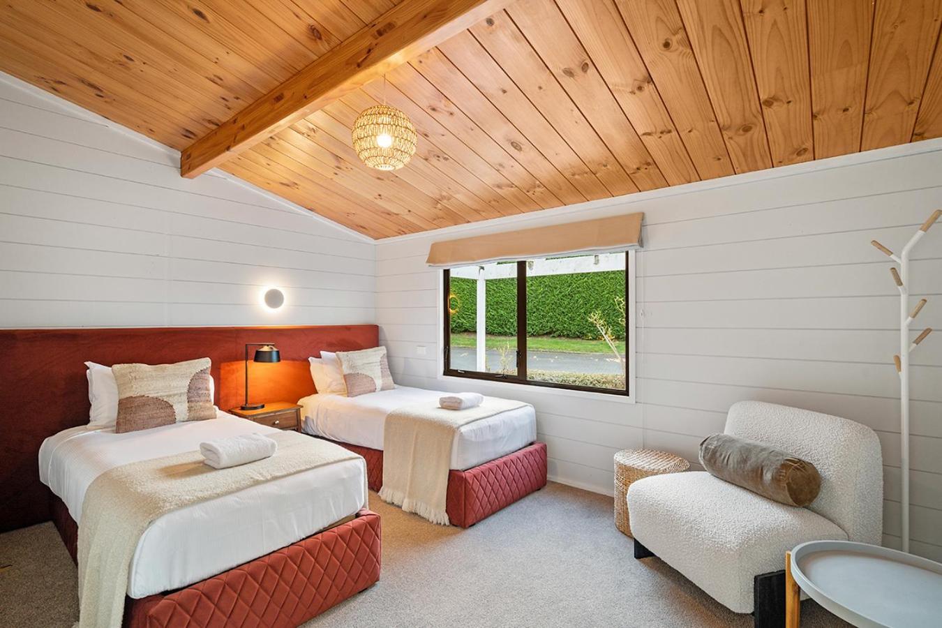 Mountviews Lodge Taupomeer Buitenkant foto