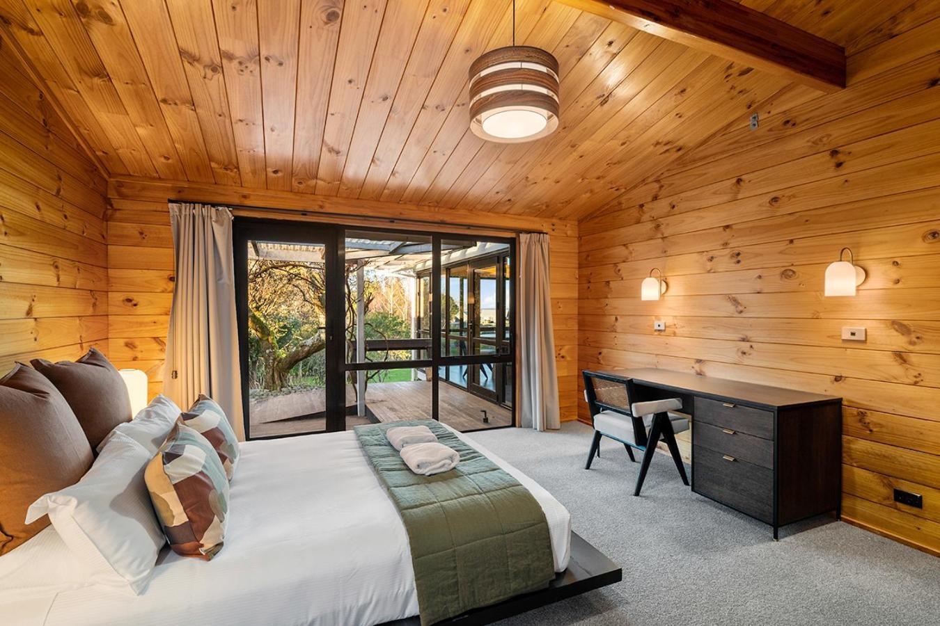 Mountviews Lodge Taupomeer Buitenkant foto